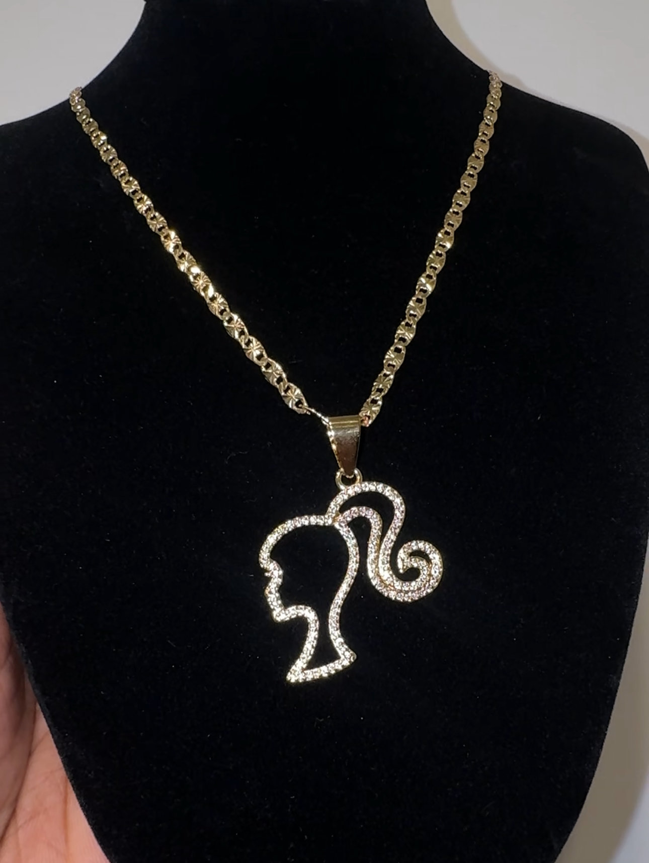 BARBIE NECKLACE