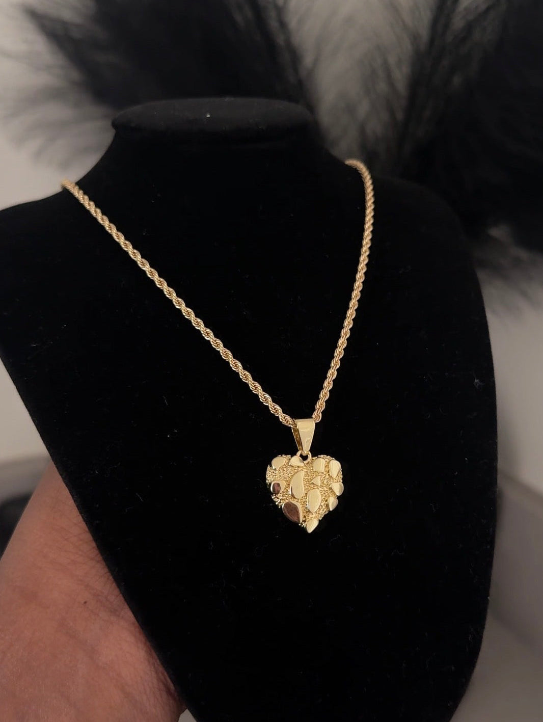 NUGGET HRT NECKLACE