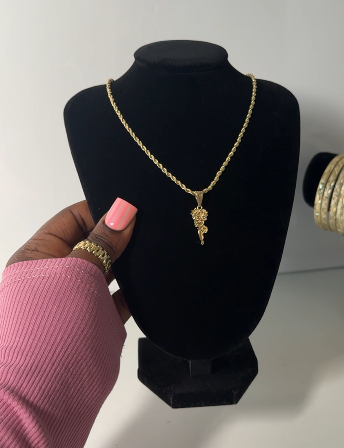 BB BODY T NECKLACE