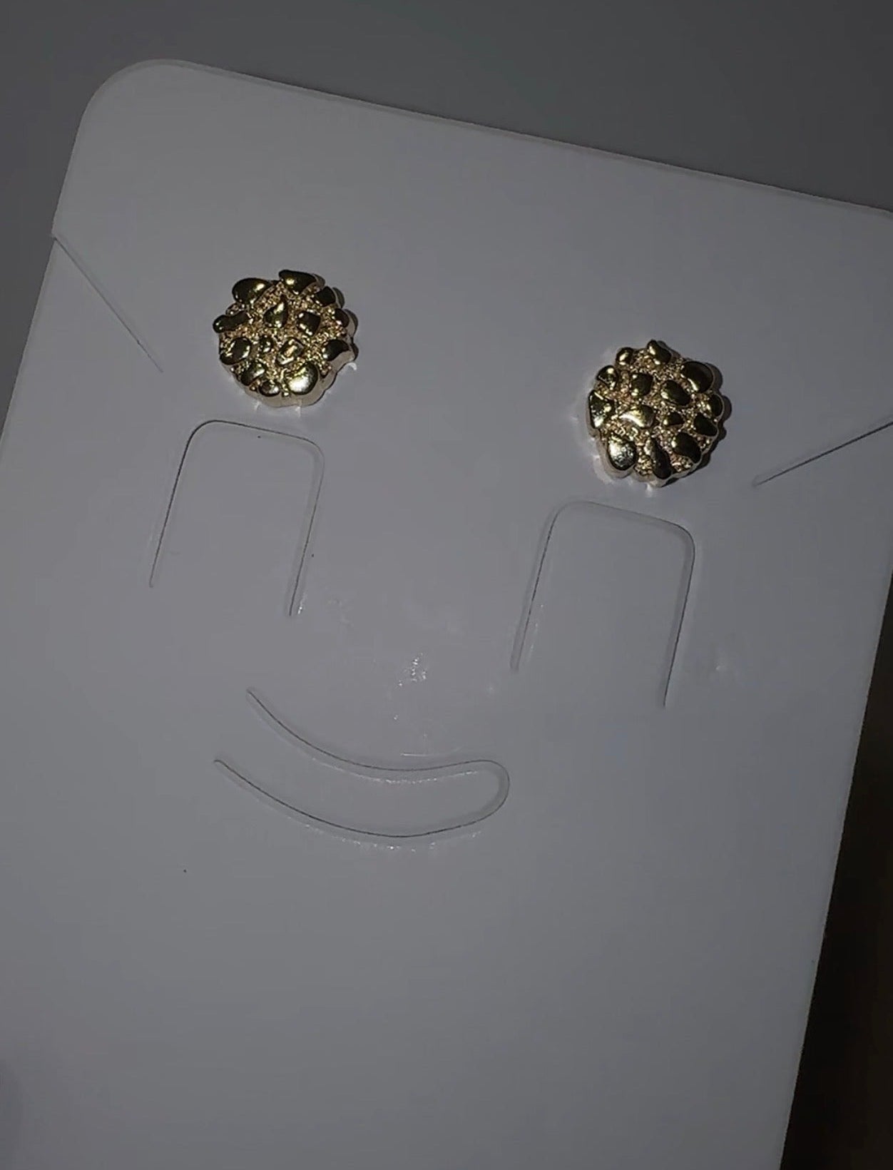 NUGGET ROUND STUDS