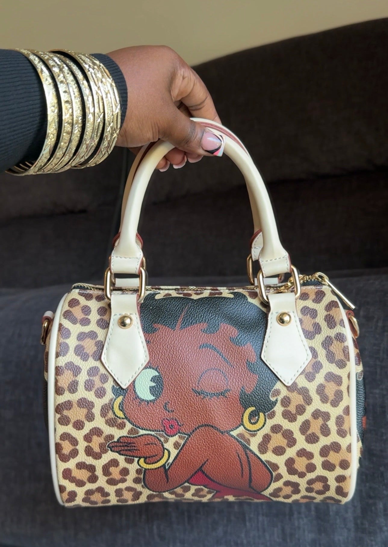 BETTY WILD PILLOW BAG