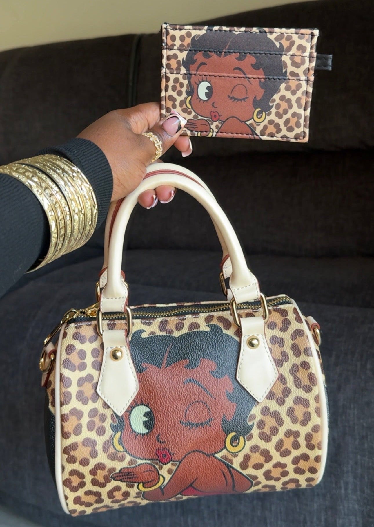 BETTY WILD PILLOW BAG