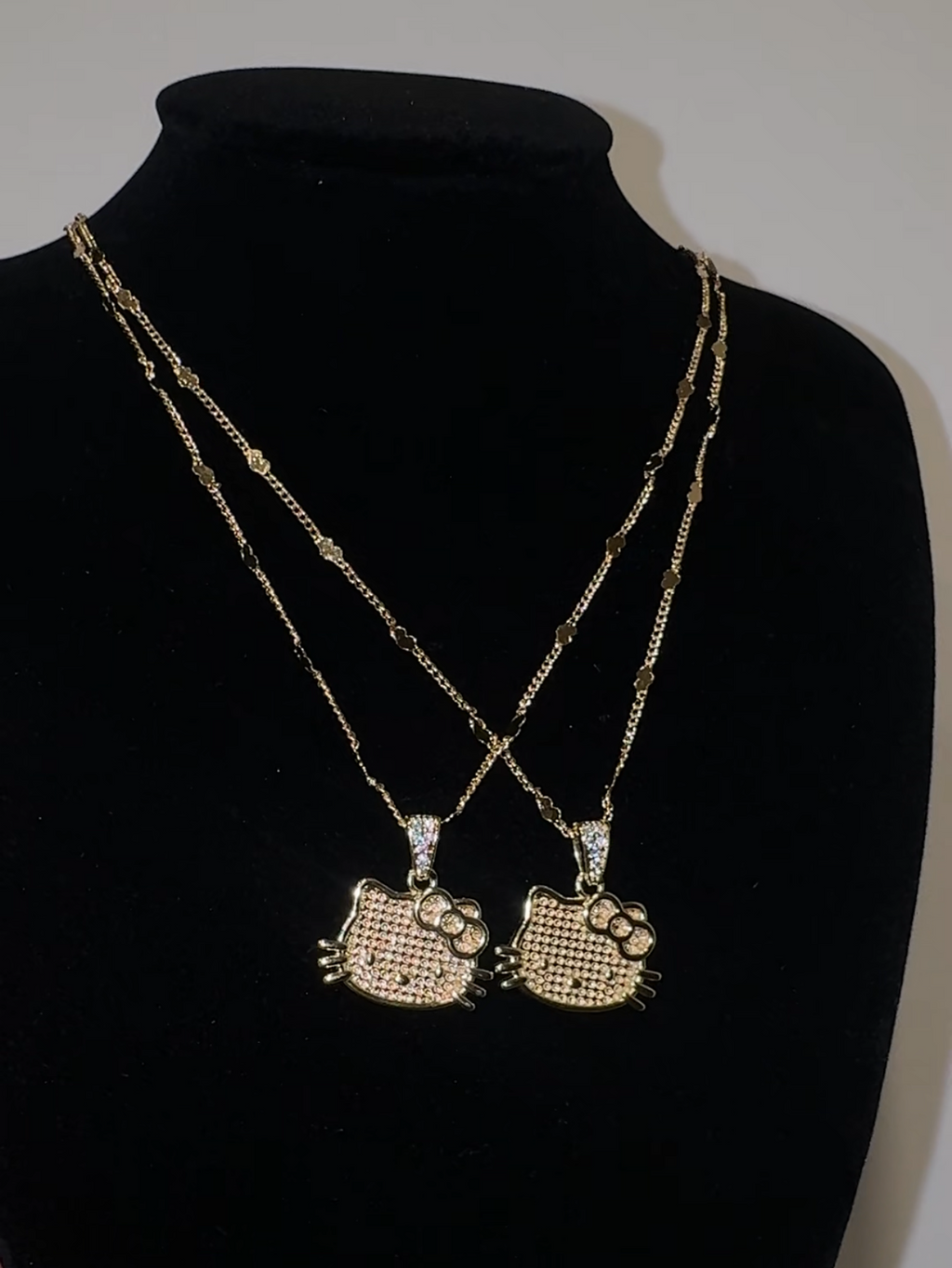 HK MINI FACE NECKLACE